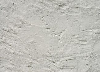 Czy po farbie magnetycznej można pisać kredą?