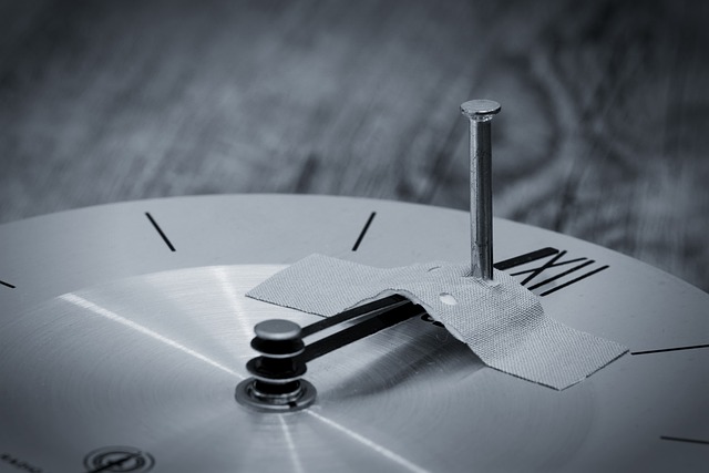 Jak przykleić magnes? Jak przykleić magnes?