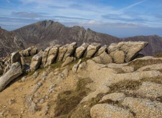 Na czym najlepiej układać puzzle?