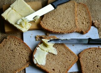 Czym smarować dziecko po kąpieli?