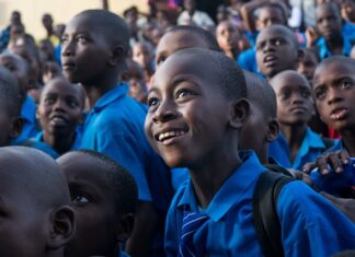 Do jakiego wieku stojak edukacyjny?