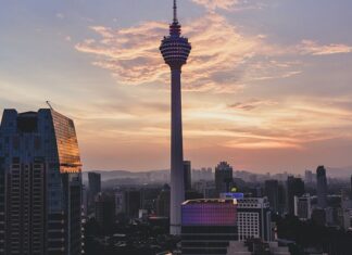 Czym kleić magnesy?