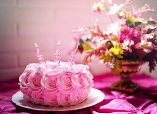 Jak ładnie wyrównać tort?