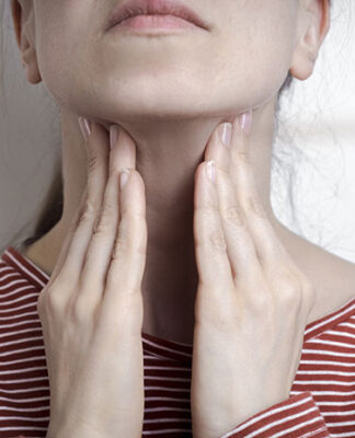 Jak szybko złagodzić ból i podrażnienie gardła